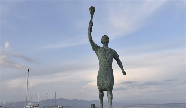 Το άγαλμα του Γ. Ανεμογιάννη (1798-1821)