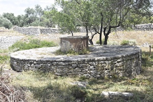 Στέρνες στο Κάστρο στη νησίδα του Αγίου Νικολάου